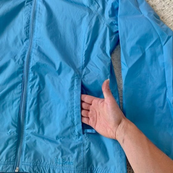 Women's L.L. Bean Rain Jacket Small - Picture 5 of 6